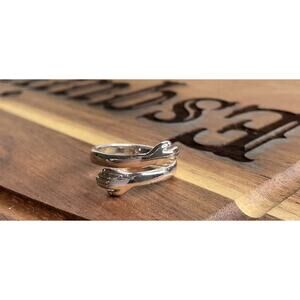 Vintage Sterling Silver Wrap Ring Hand Design Size 7